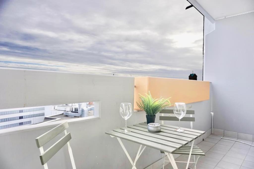 Neu Modernes Apartment In Top Lage, Free Parking Max 1,65M Hoehe Und 1,8M Breite Karlsruhe Exterior foto