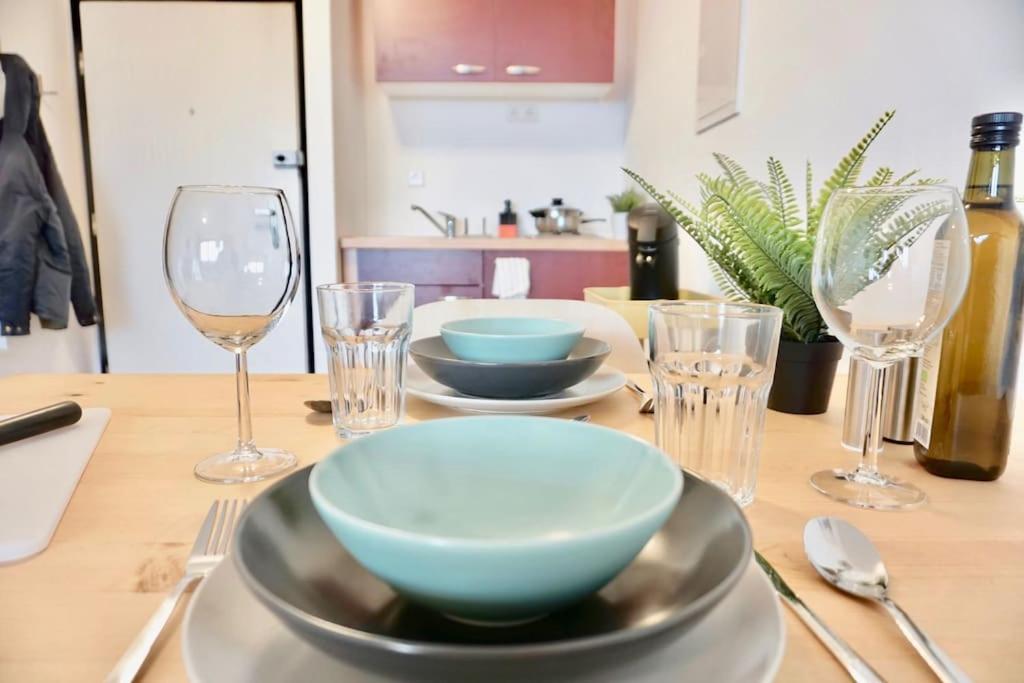 Neu Modernes Apartment In Top Lage, Free Parking Max 1,65M Hoehe Und 1,8M Breite Karlsruhe Exterior foto